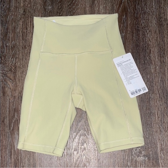 NWT Lululemon Set. Size 2 - Picture 6 of 11